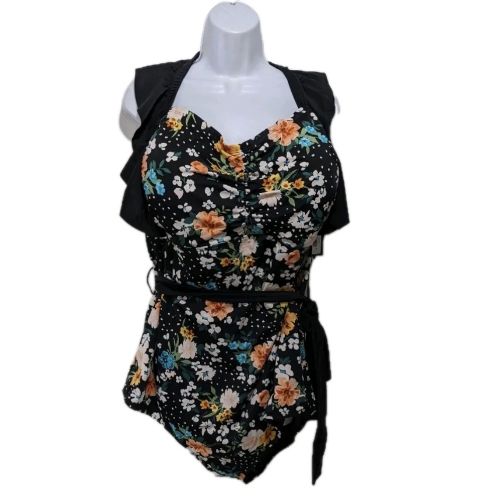 NWT Torrid 5 Wireless Bandeau Belted One Piece Swimsuit 5X 1 Pc Swim #5000